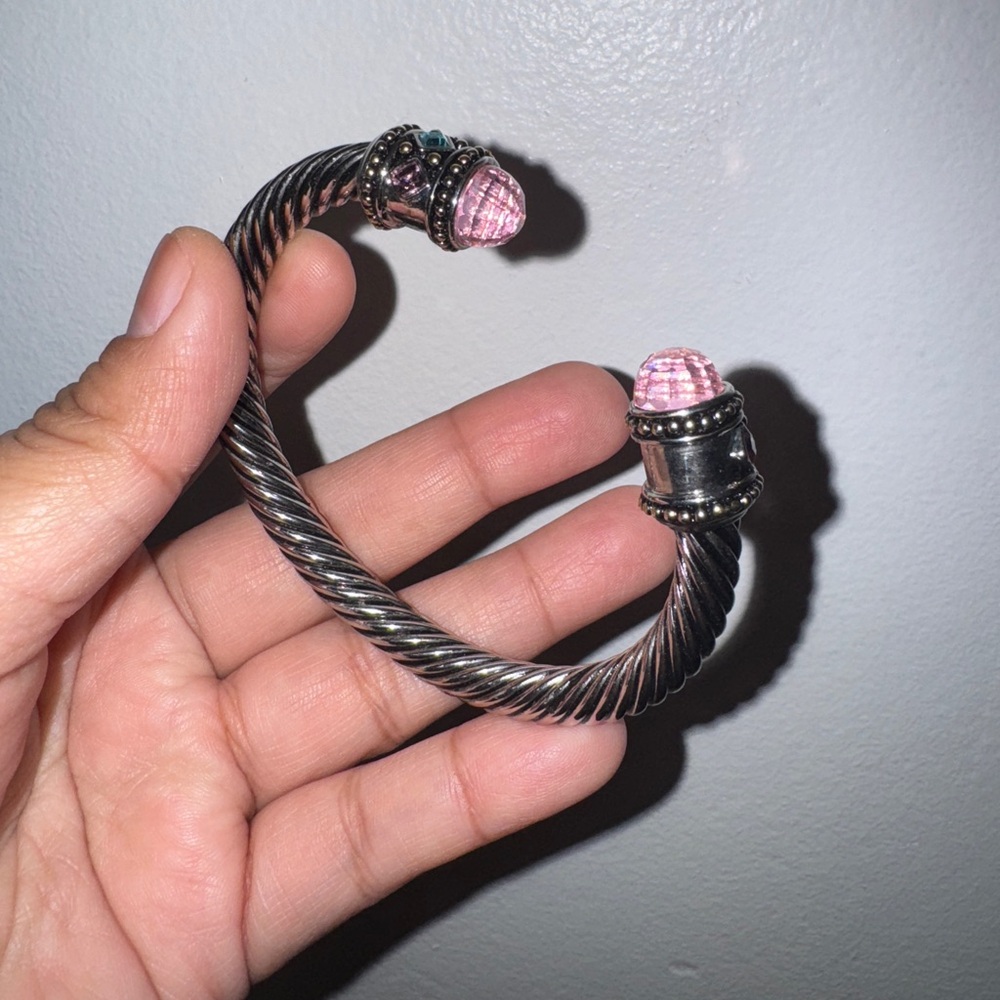 Cable classic cuff with rhinestone style